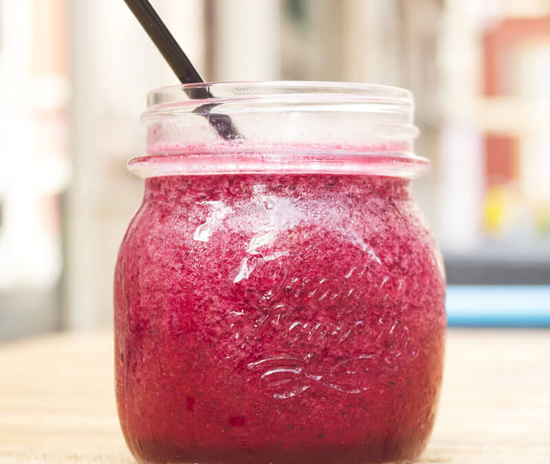 Mama Z’s Red-Green Superfood Smoothie