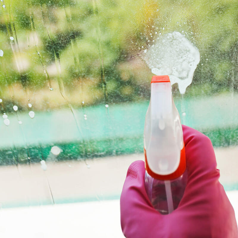 DIY Homemade Glass Cleaner Recipe with Essential Oils