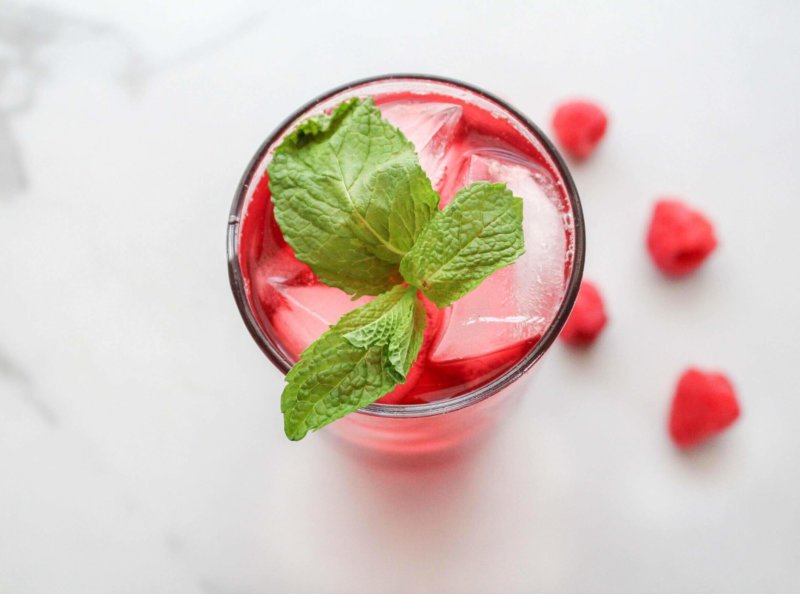 Refreshing No-Sugar Hibiscus Green Iced Tea