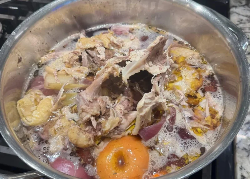 Chicken bone broth